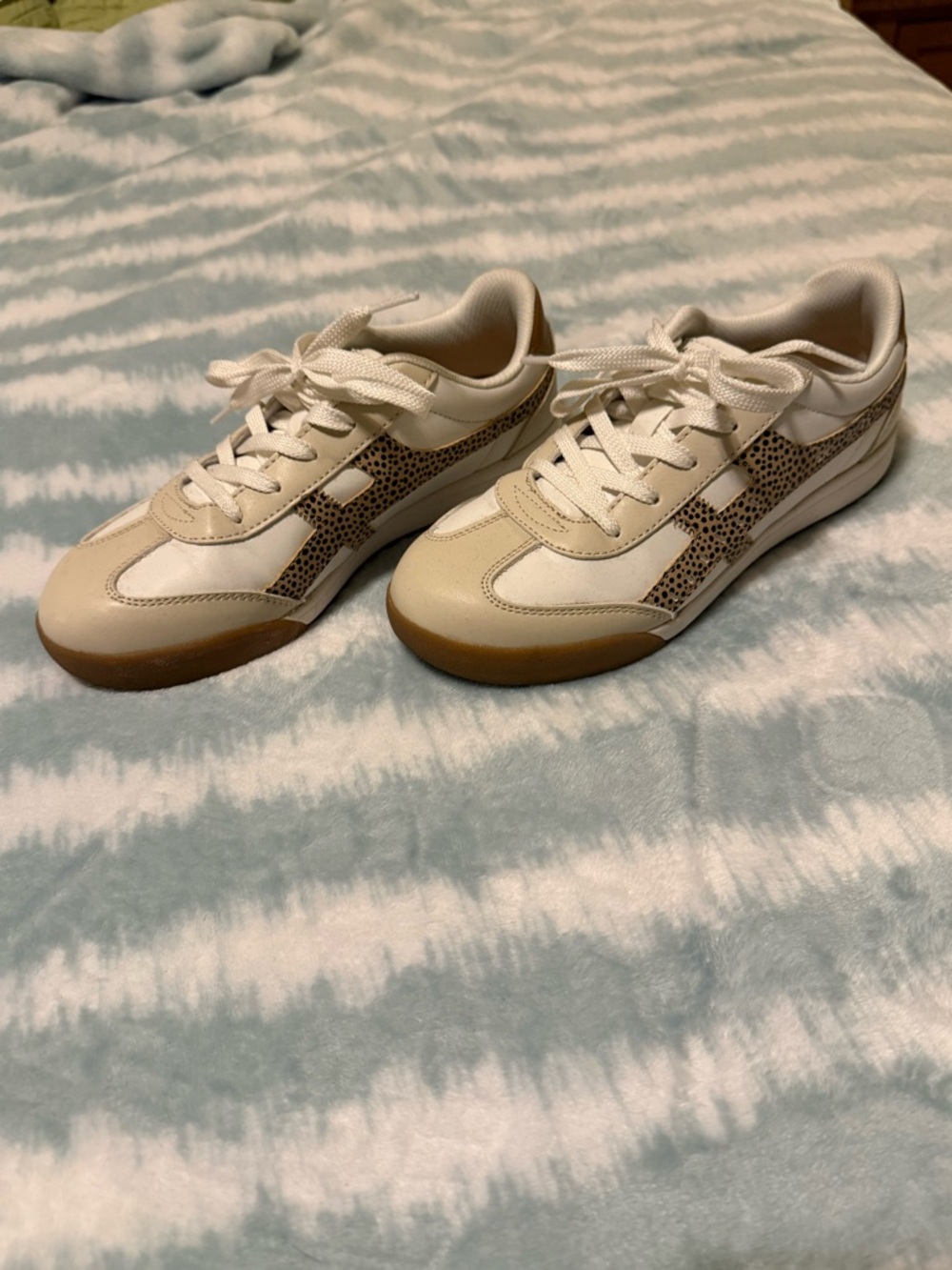 Skechers Cream & Leopard Sneakers